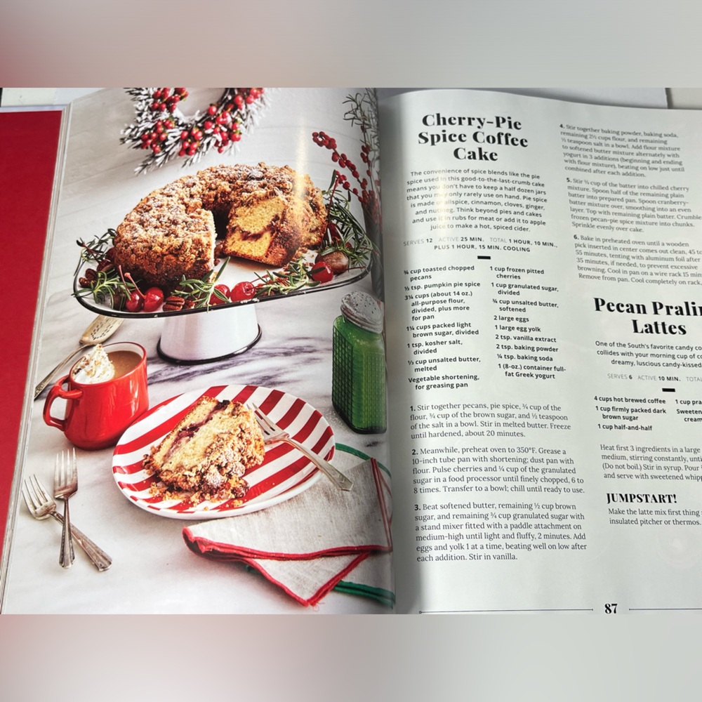 2021 Christmas with Southern Living by Editors of Southern Living - Picture 2 of 6
